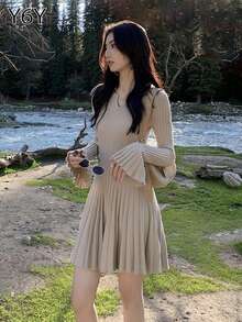 Y6Y 2025 New Autumn V-Neck Flare Sleeve Women's Knitted Dress, Elastic Pleated Vertical Ribbed Texture Cinched Waist A-Line Short Dress