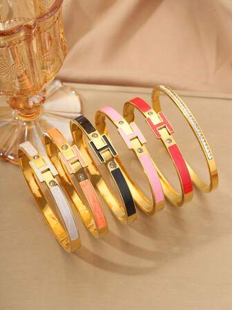 2pcs Minimalist And Fashionable Letter Bracelet Set With Rhinestone Decorations. Perfect For Valentine's Day And Suitable For All Seasons. Ideal For Daily Wear And As A Gift.
