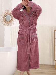 1 pieza Bata casual de unicolor con cinturón, cuello vuelto y bolsillo, de felpa de coral y franela gruesa, cálida para otoño/invierno - Morado - Ver 4