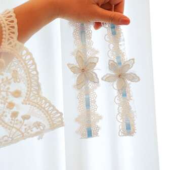 2 件婚礼吊袜带蕾丝吊袜带弹力蕾丝新娘吊袜带花腿婚礼吊袜带适合女士和新娘，白色蕾丝花朵仿珍珠婚礼吊袜带弹力腿吊袜带蝴蝶结新娘配饰适合女士和女孩