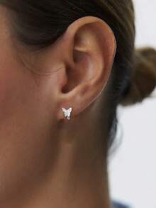 1 peça de brincos de argola pequenos dobráveis em formato de borboleta, mini diamantes microincrustados em prata pura S925, projetados para mulheres, adequados para uso diário feminino durante todo o ano e um excelente presente para namoradas, mães e irmãs