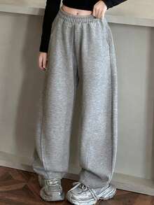 女童灰色阔腿运动裤，休闲轻便，适合春夏秋季穿着，运动风女童裤，女童服装，黑色裤子，运动服，绿色裤子，黑色裤子，童装，少女裤，运动裤，女童裤，少女服装，女童冬季服装，可爱裤子，青少年女童裤，条纹裤，女童服装，青少年女童工装裤，青少年女童运动裤，青少年女童喇叭裤，秋季青少年女童服装，8-12岁