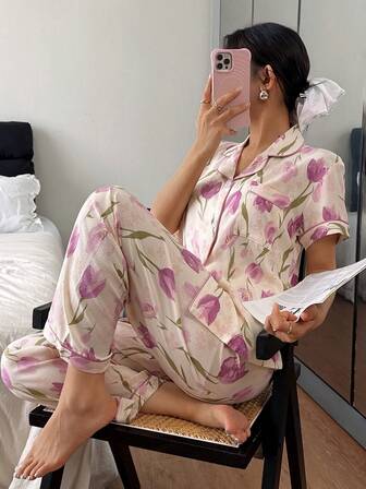 2 件套女士睡衣套装，郁金香花卉印花短袖翻领上衣和长裤，适合所有季节的女士睡衣家居服