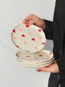 1/2/4 Stücke rote & rosa Herz Muster Keramikteller, handbemalte asymmetrische runde Keramikteller mit Glasur, 15 cm Snack/Obst/Süßigkeiten/Dessert Teller, geeignet für Valentinstag, Jahrestag, Hochzeit Dessert Tisch oder romantisches Abendessen, Halloween, Weihnachtsgeschenke