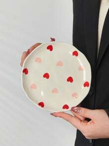 1/2/4 Stücke rote & rosa Herz Muster Keramikteller, handbemalte asymmetrische runde Keramikteller mit Glasur, 15 cm Snack/Obst/Süßigkeiten/Dessert Teller, geeignet für Valentinstag, Jahrestag, Hochzeit Dessert Tisch oder romantisches Abendessen, Halloween, Weihnachtsgeschenke