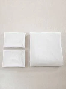 Bộ ga trải giường 3 món bằng polyester (1 ga trải giường + 2 vỏ gối, không bao gồm chăn bông), thiết kế hai màu cổ điển với điểm nhấn bóng bẩy, mềm mại và thân thiện với da, phù hợp cho phòng ngủ và mọi mùa. - Nhiều màu - Xem 11