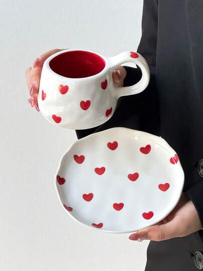 1 Stück Keramiktasse, Keramikmaterial, koreanischer Herz-Griff Kaffeetasse mit Untertasse, Büro Latte, tägliche Frühstückskaffeetasse, große Kapazität amerikanische Kaffeetasse, geeignet als Geschenk für Freunde und Verwandte, mikrowellen- und spülmaschinenfest