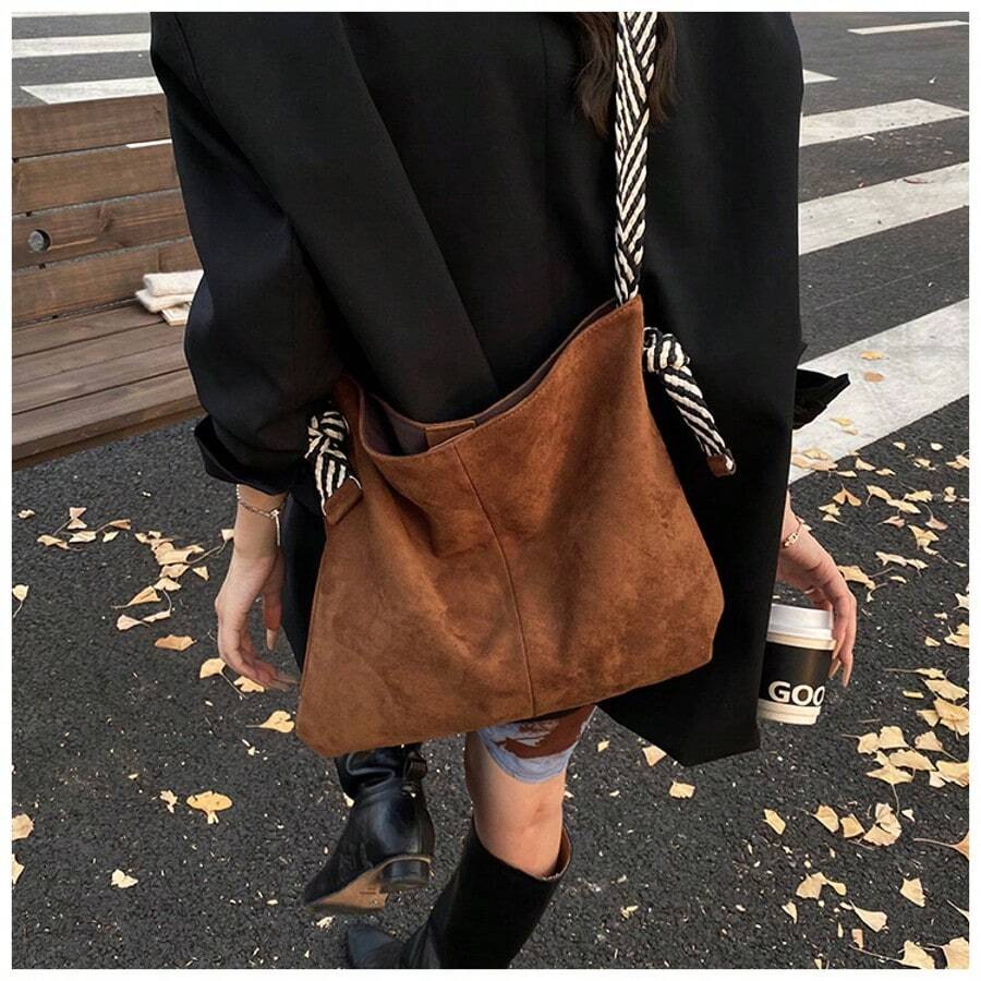 Korean-Style, Large-Capacity, Retro Tote Bag. New For Fall And Winter. Luxurious, Under-Arm Design. Perfect For Commuting. Stylish Gift. - màu nâu - Xem 1