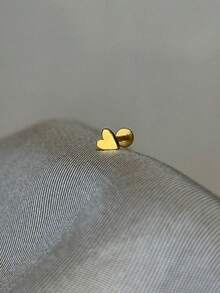 1只925纯银心形扁平耳骨耳环，适合日常佩戴、婚礼、派对、订婚、周年纪念、情人节及其他场合。 - 金色 - 查看 3