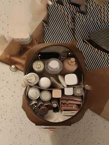 Bolsa de cosméticos de gran capacidad PU para mujeres, portátil para viajes, cuidado de la piel y artículos de tocador. Almacenamiento de viaje y maquillaje para novias y madres.