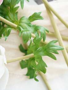 Buquê de Flor de Lótus Prateada Tipo Seda, Design de Flor Redonda Vermelha e Branca Estilo Natalino, Decoração Floral Artificial Elegante, Decoração de Mesa para Feriados, Decoração de Casa de Inverno/Presente de Natal - Multicolorido - Visão 8