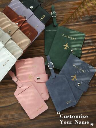 Takeoak 2 PIEZAS Portapassaporte y etiqueta de equipaje personalizados con estampado en caliente del nombre. Portapassaporte de ante texturizado con monograma dorado personalizado y hebilla elegante, junto con etiquetas de equipaje. Accesorios de viaje personalizados con paquete de regalo. Regalos elegantes para documentos, viajes, cumpleaños, damas de honor, amigos. Color burdeos. Útiles escolares, vuelta al cole, regalos escolares.