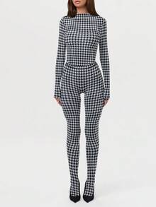 Bộ đồ nữ họa tiết răng cưa gợi cảm, ôm sát, thiết kế cổ áo quyến rũ, chất liệu co giãn tốt, ấm áp, hoàn hảo cho vẻ ngoài gợi cảm. Thích hợp cho kỳ nghỉ, tiệc tùng và mặc hàng ngày vào mùa đông. - Đen và trắng - Xem 2