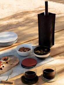 1个毛毡酒瓶手提袋 - 单瓶礼品袋，配有仿皮提手和加固平底；可折叠灰色香槟和葡萄酒手提袋，优雅可重复使用的礼盒包装；耐用厚毛毡材质，防撕裂，触感柔软，是婚礼、生日等场合的理想酒瓶保护套。