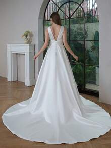 YOUKEFEIER [New] Deep V-Neck Satin Wedding Dress: High Waistline + Slit Design, Slimming And Elongating, Formal Gown