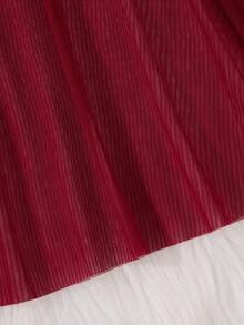 2PCS Women's Black And Red Contrasting Embroidered Floral Emotional Lingerie Set, Red Christmas And Halloween Gifts,Semi Transparent Hollow Daily Suspender Pajamas, Black And Red Gothic Style Halloween Fun Nightgown