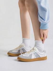 Alan Vincent[Free Returns And Exchanges][Local Delivery][Quick Arrival]New Shoes Lace-Up Flat Casual Shoes For Women Beige Sneakers Fashionable And Comfortable Women's Shoes Suitable For Shopping Light And Cute Lace Decoration Silk Shoelaces Box Packaging - 米色 - 查看 9