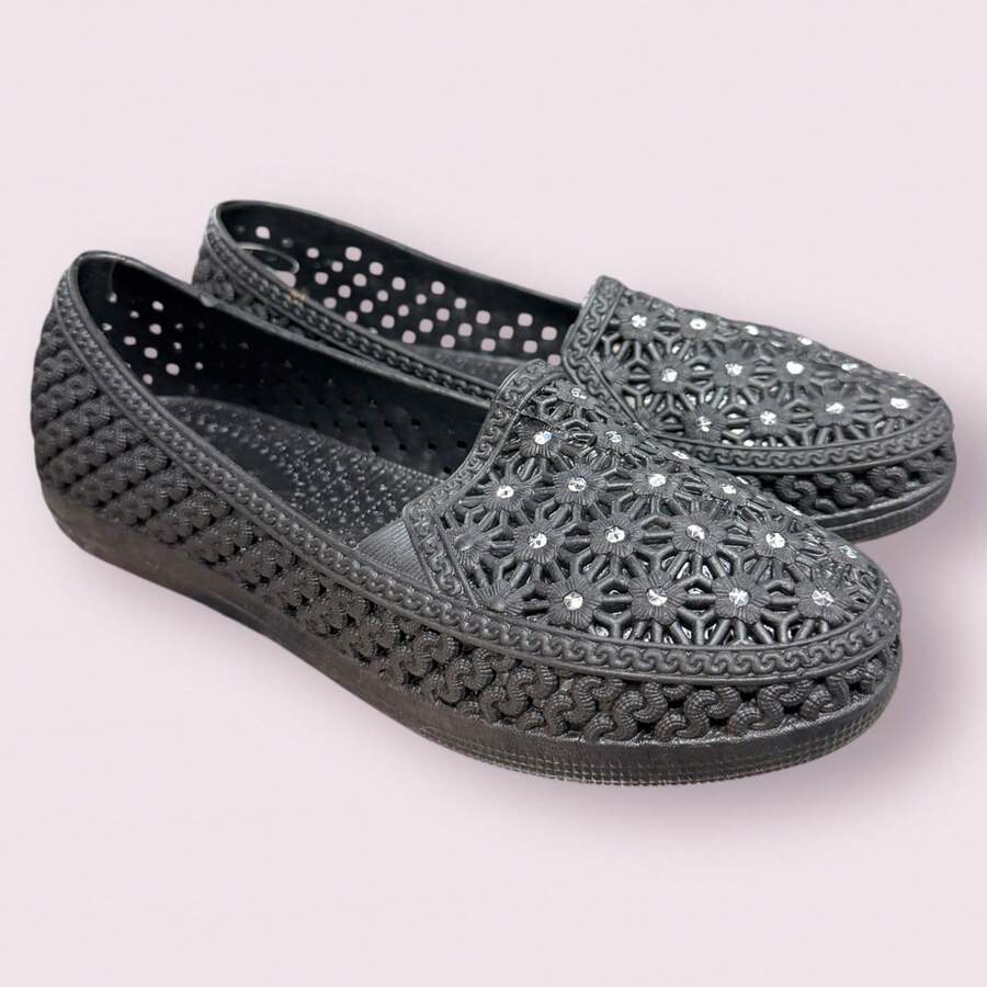 Zapato de abuelita con diseño de brillos. Sandalias de mujer de meter con diseño de brillos. Sandalias comodas y duraderas. Sandalias de plastico. Sandalia 100% hecha en Mexico. - Negro - Ver 1