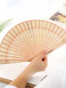 10把、30把和50把定制木扇，适合婚礼，可定制名字，是送给母亲、妻子和女友的独特礼物。它们也非常适合作为生日、周年纪念日、婚礼和伴娘礼物，派对热门之选。 - 香木扇 - 查看 6