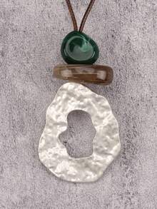 Silvery White Irregular Geometric Shapes