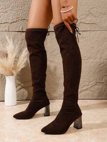 بوت نسائية طويلة حتى الركبة بأصبع قدم مدبب، تصميم إغلاق مطاطي بالسحاب، أنيقة وعصرية، كعب عالي مريح مناسب للمواعيد والتجمعات وعيد الحب، للخريف والشتاء