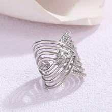 An Asymmetrical Overlapping Design Ring With A Simple, Personalized, Elegant, And Luxurious Design. Women's Rings, Women's Bracelets, And Women's Gifts. 304 Stainless Steel Rings With Adjustable Openings. Versatile Bracelets Suitable For Daily Vacations, Holidays, Parties, And Other Occasions