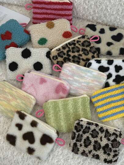 1 bucată mini geantă de depozitare pentru ruj cu design de pluș, model leopard, geantă de depozitare pentru monede, portofel, geantă practică pentru articole mici, cu fermoar, geantă de machiaj moale și pufoasă pentru fete, portofel tricotat pentru monede, geantă de depozitare pentru căști, geantă de depozitare pentru carduri, geantă de machiaj portabilă pentru călătorie, geantă de chei în formă de inimă drăguță, geantă de depozitare pentru licență River, geantă cu fermoar, cadou de Crăciun, cadou pentru prieten, utilizare zilnică foarte atractivă și geantă de machiaj de călătorie