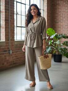 Conjunto de Mujer Elegante, Casual, 2 piezas, pantalon ancho con elastico, blusa de botones manga larga  y jareta ajustable, para trabajar o casual, - Verde militar - Ver 1