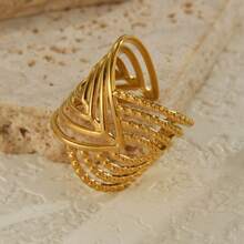 An Asymmetrical Overlapping Design Ring With A Simple, Personalized, Elegant, And Luxurious Design. Women's Rings, Women's Bracelets, And Women's Gifts. 304 Stainless Steel Rings With Adjustable Openings. Versatile Bracelets Suitable For Daily Vacations, Holidays, Parties, And Other Occasions