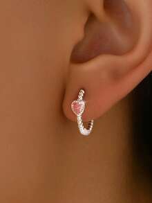 1 对精致优雅的心形锆石耳环，采用纯银（S925）制成，设计为女士珠宝，适合日常佩戴 - 愛心粉紅鑽耳環 - 查看 6