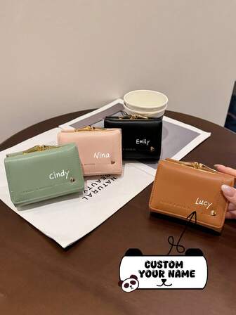 Uma Carteira Clássica de Moda Miniatura com Fecho Personalizado, Adequada para Cores de Outono e Inverno, Disponível em Várias Cores da Moda, Simples e Elegante, com Vários Compartimentos para Cartões, Pode Ser Impressa com Nome Personalizado ou Saudações de Férias, Perfeita para Atividades Diárias, Uma Excelente Escolha para Viagens e Também Uma Ótima Opção de Presente.