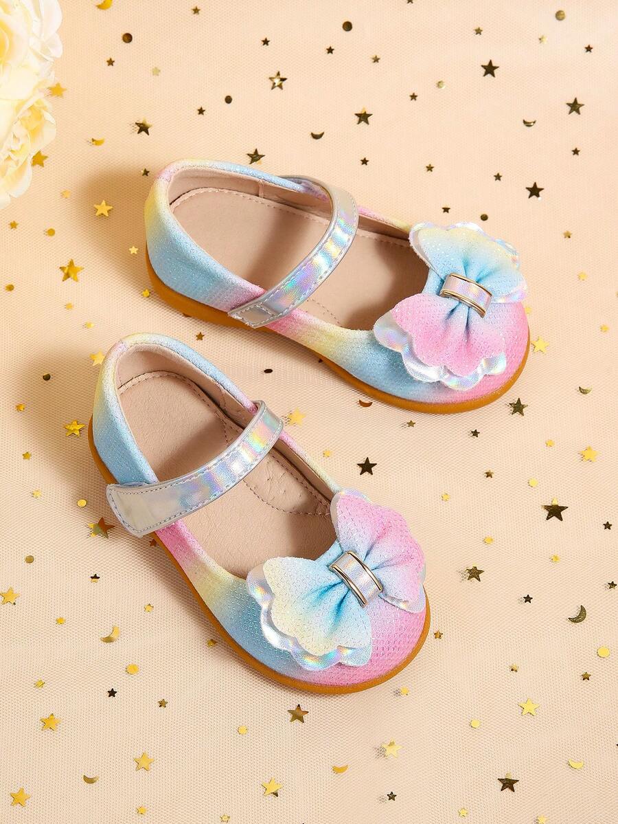 Gaun Warna-warni Dipadukan dengan Sepatu Flat Berhiaskan Pita Pelangi yang Menggemaskan, Aktivitas Nyaman di Dalam Ruangan untuk Anak-Anak di Pesta Rumah - MultiWarna - View 1