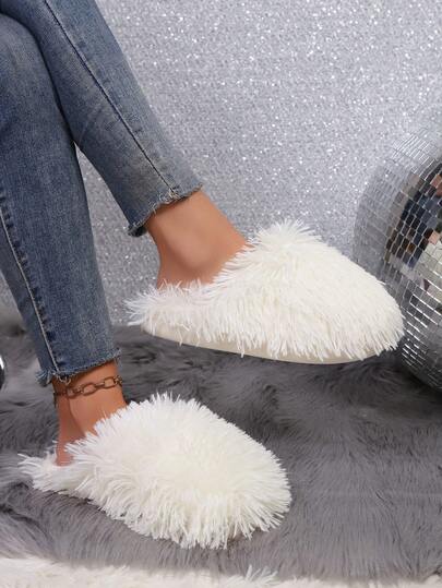 Nuevas pantuflas de mujer de peluche para otoño/invierno 2025, pantuflas planas de moda para el hogar con suave pelaje, pantuflas de pelaje largo aptas para uso en interiores y exteriores