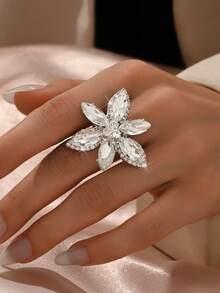 1pc Women's Glamorous Sparkling Crystal Flower Ring, Fashionable Adjustable Open Ring