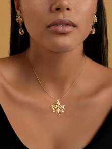 1 Pc Suteyi Minimalist Leaf Necklace, Maple Leaf Pendant, Nature Style Jewelry -, Stainless Steel Maple Leaf Hollow Necklace - Pendant Necklace - View 4