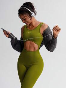 TCVC 女式无缝针织高弹力无袖露背收腹骑行瑜伽连体裤，时尚户外 - 橄欖綠 - 查看 9