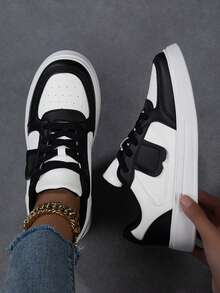 Women's Casual Sneakers, Fashion White Shoes, Street Style Skateboard Shoes, Lightweight - Black and White - View 3