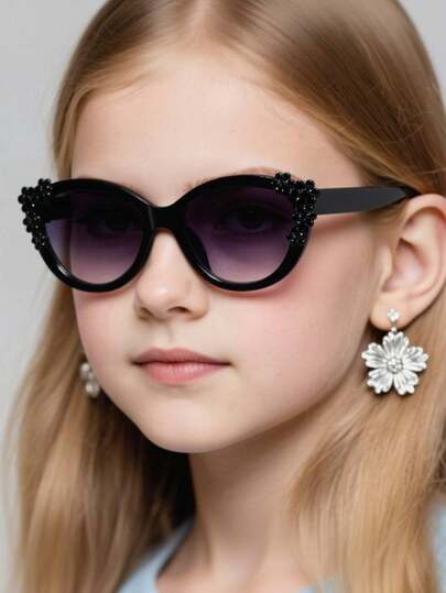 1 szt. Dziewczęce okulary przeciwsłoneczne w kształcie kocich oczu w wieku 9-14 lat, modne czarne, lekkie, kwiatowe dekoracje, do codziennego noszenia, jako element dekoracyjny i do aktywności na świeżym powietrzu