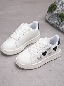 1 Pair Kids' Casual Sneakers With Heart Pattern, Comfortable Flat Lace-Up Outdoor Leisure Shoes