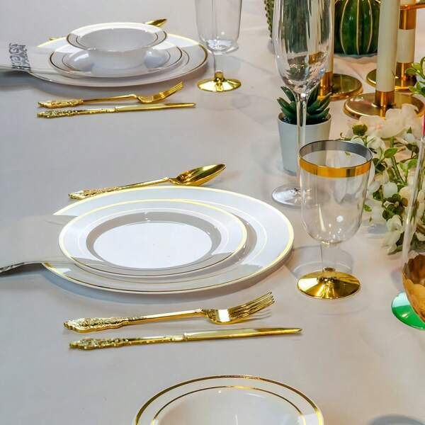 25 pièces Fourchettes et cuillères vintage, cuillères à dessert, fourchettes à gâteau, fourchettes à salade, fourchettes à pâtes, set de couverts vintage, réutilisables au lave-vaisselle, convient pour anniversaire, mariage, fête, team building, barbecue extérieur, camping, fournitures scolaires, vaisselle de Noël, articles de table pour les fêtes