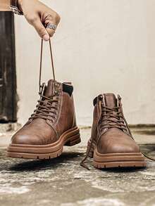 Botas para hombre para exteriores, nuevas botas de trabajo de moda casual, botas versátiles de suela gruesa con estilo clásico retro