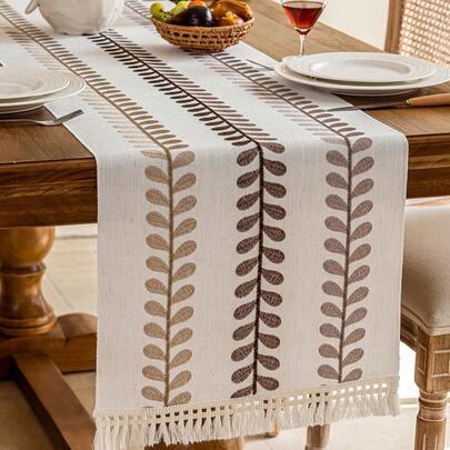1 件米色桌旗，3D 刺绣图案，长方形，流苏细节，装饰功能，适合餐桌，四季家居装饰