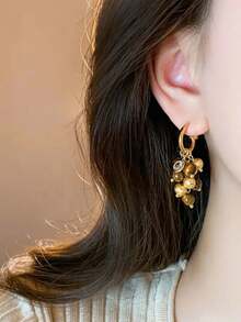 Vintage Amber Color Ginkgo Leaf Pendant Earrings For Women, New Elegant Niche Unique Earrings