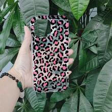 Pink Leopard Print Fabric Element-design phone case, suitable for  models 16, 15, 14 Pro Max, 13, 12, 11, XR, XS Plus phone cases, made of TPU silicone material, providing shock and drop protection, with drop protection function, and has a very good hand feel. It is the most suitable gift for family, friends, and loved ones. - transparente - Ver 5