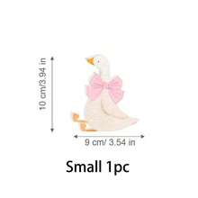 3 件 5.9/4.7/3.9 英寸傻鹅生日派对装饰品粉色蝴蝶结木制傻鹅趣味派对桌面中心装饰婴儿洗礼装饰生日派对礼品用品生日装饰 - 白色 - 查看 9