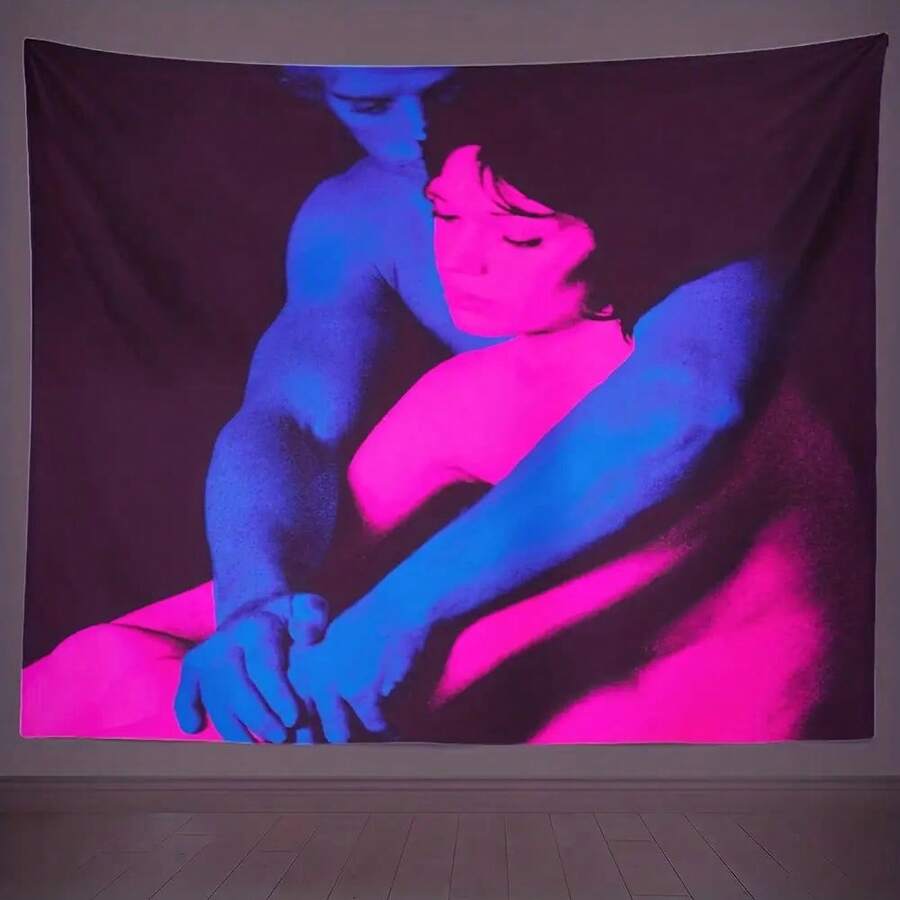 1pc UV Glow In Dark Tapestry - Blacklight Reactive Glow Wall Hanging, Large Neon Pink Blue Purple Love Couple Design Peach Beige Fabric For Bedroom & Party Decor, Tapestry For Bedroom, Wall Tapestry, Wall Tapestry For Bedroom - 白色 - 查看 1