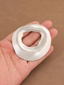 1pc Fashionable Gold/Silver Color Minimalist Asymmetrical Stainless Steel Large Hollow Brooch Pin, Geometric Open Lapel Pins Suitable For Women's Daily Wear