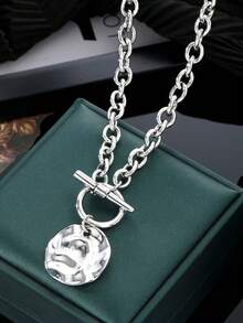 قلادة معلقة دائرية مطوية غير متماثلة بسلسلة سميكة من الموضة للنساء