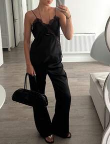 Women Satin Lace Camisole Top Sleeveless Spaghetti Strap Silk Lace Trim Cami Top Asymmetrical Tank Top Streewear - 黑色 - 查看 9