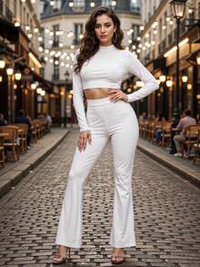 Set de Dos Piezas: Blusa Crop Top de Manga Larga con Pantalon de Corte Recto y Cuello Alto para Mujer - Blanco - Ver 2